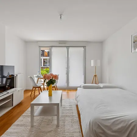 Apartment Modern With Free Garage