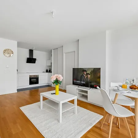 Modern With Free Garage *