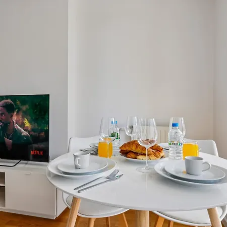 Apartment Modern With Free Garage