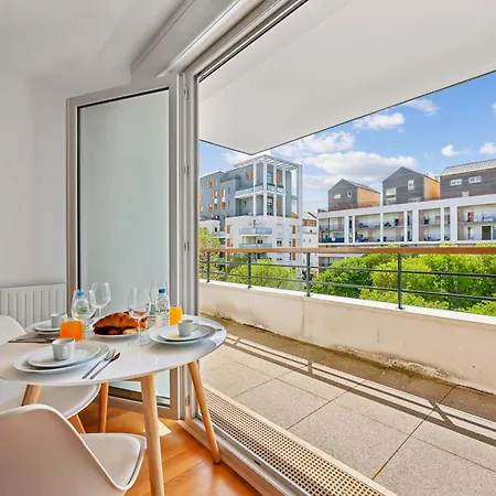 Apartment Modern With Free Garage